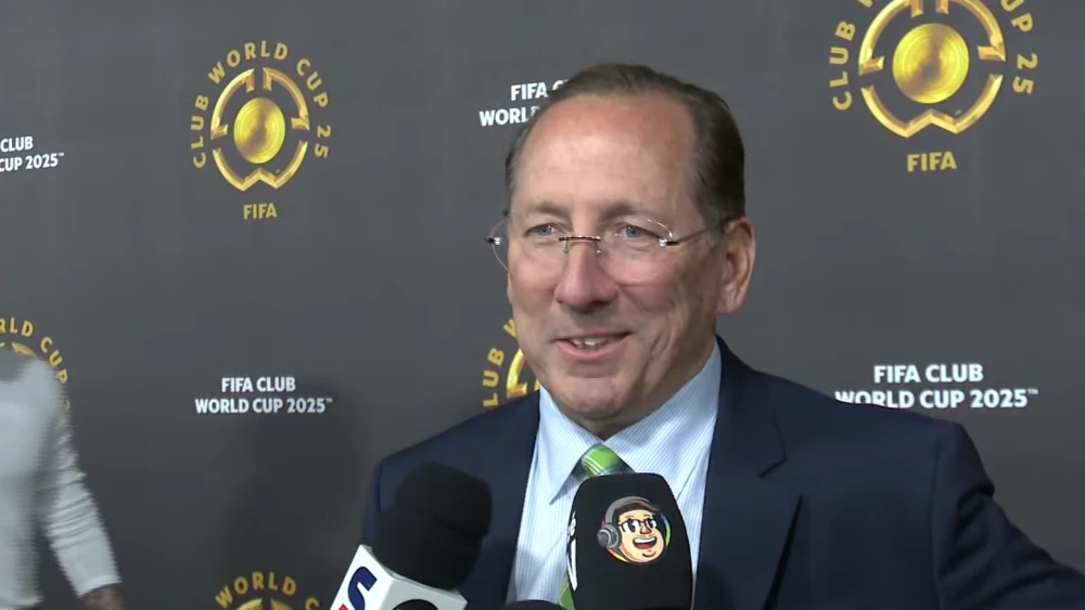 John Textor projeta Botafogo no Mundial e provoca PSG com confiança