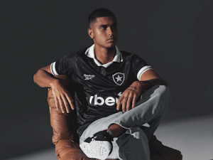 Botafogo e Reebok lançam uniforme preto com alma retrô e cultura dos 90 2 - Insider Botafogo
