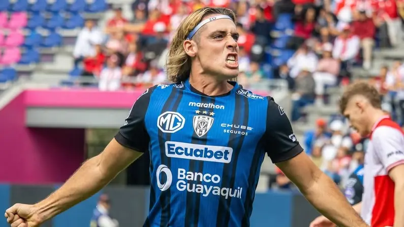 Botafogo mira Spinelli, goleador de 26 gols; Estudiantes entra na briga