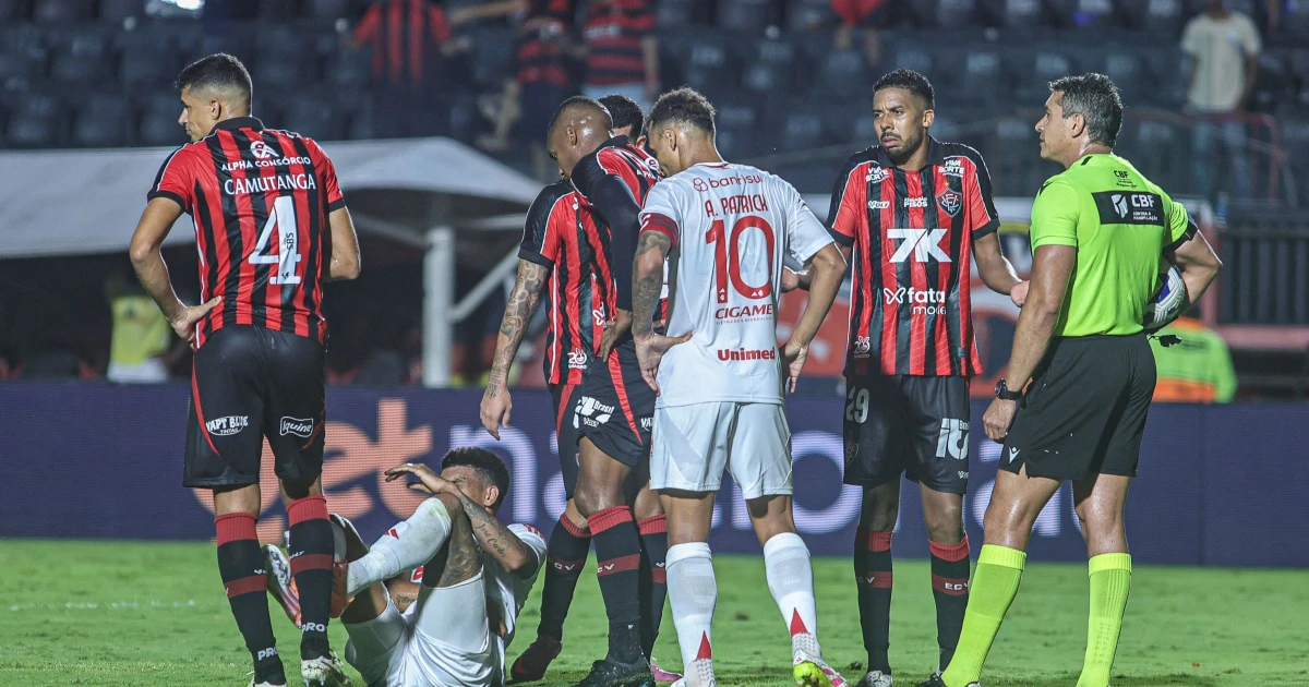 Botafogo lida com desfalque de Artur, e Vitória enfrenta série de ausências.