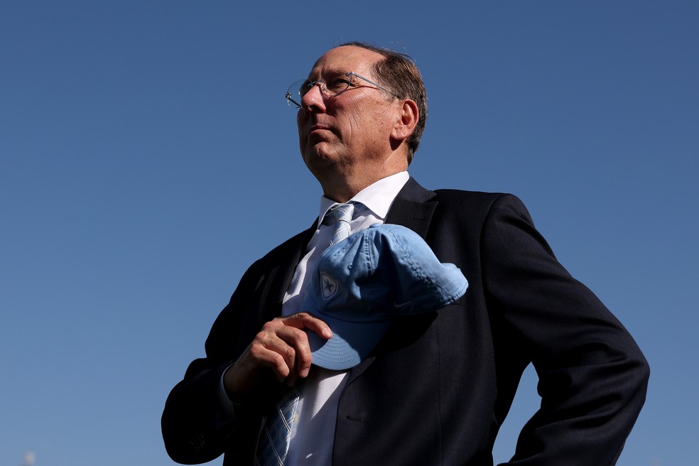 Textor oficializa proposta de recompra da SAF para tirar Botafogo da Eagle Textor oficializa proposta de recompra da SAF para tirar Botafogo da Eagle