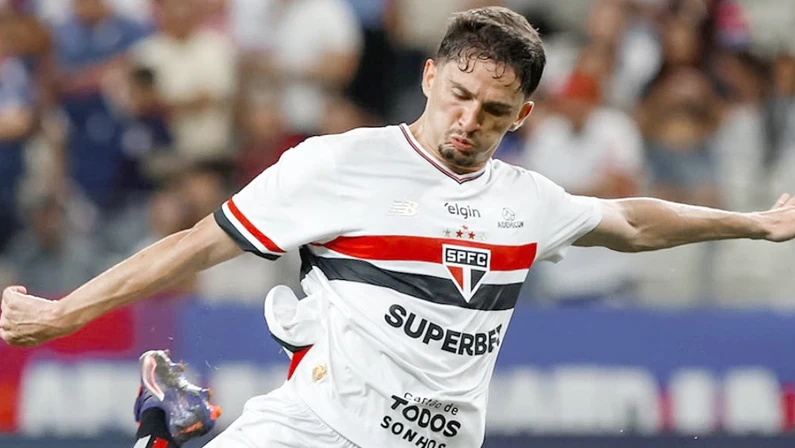Botafogo no mercado: Troca por Ferraresi, disputa Pablo Maia e nova oferta por Romão