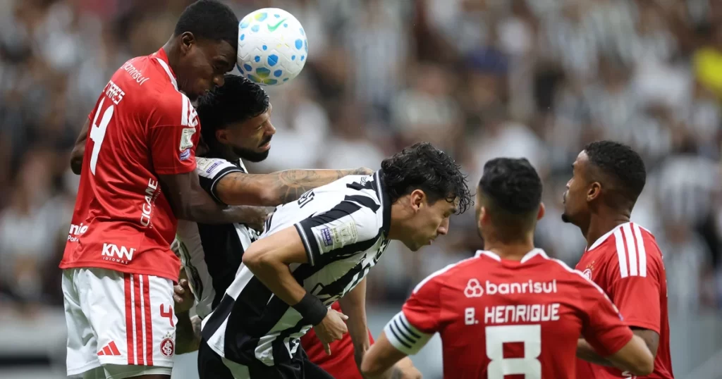 Botafogo não consegue manter vantagem e empata com Internacional Botafogo não consegue manter vantagem e empata com Internacional