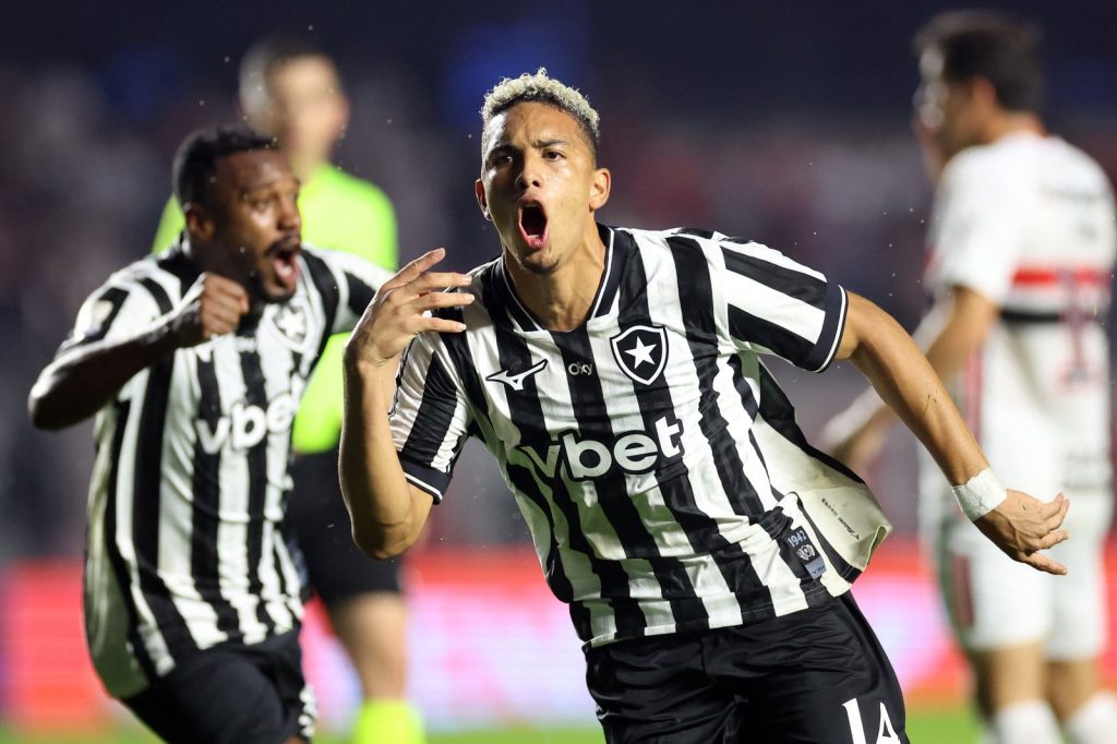 Botafogo empata com São Paulo após golaço nos acréscimos Botafogo empata com São Paulo após golaço nos acréscimos